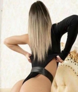 Oral without condom  luxury sexy review escort Dubai Essex