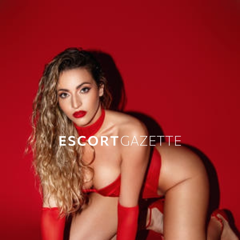 Sexy slim exotic call girl Dubai escort girl London