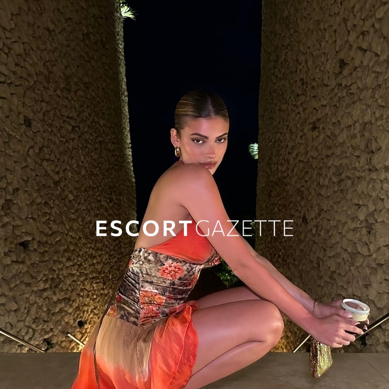 Dancer fitness model VIP escort Paris