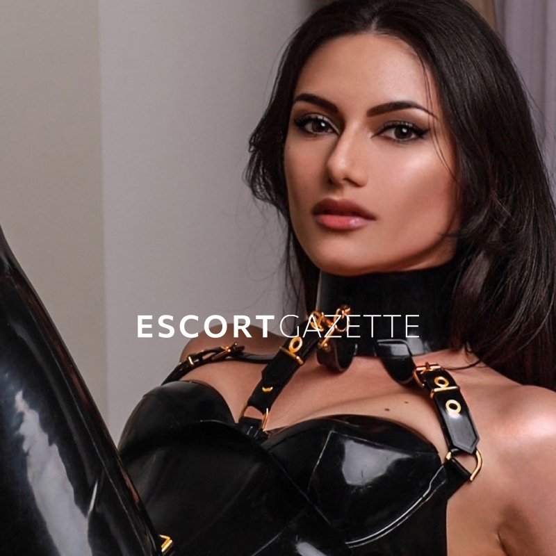 Oral without condom  luxury sexy erotic escort Berlin